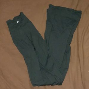 Lulu flared leggings